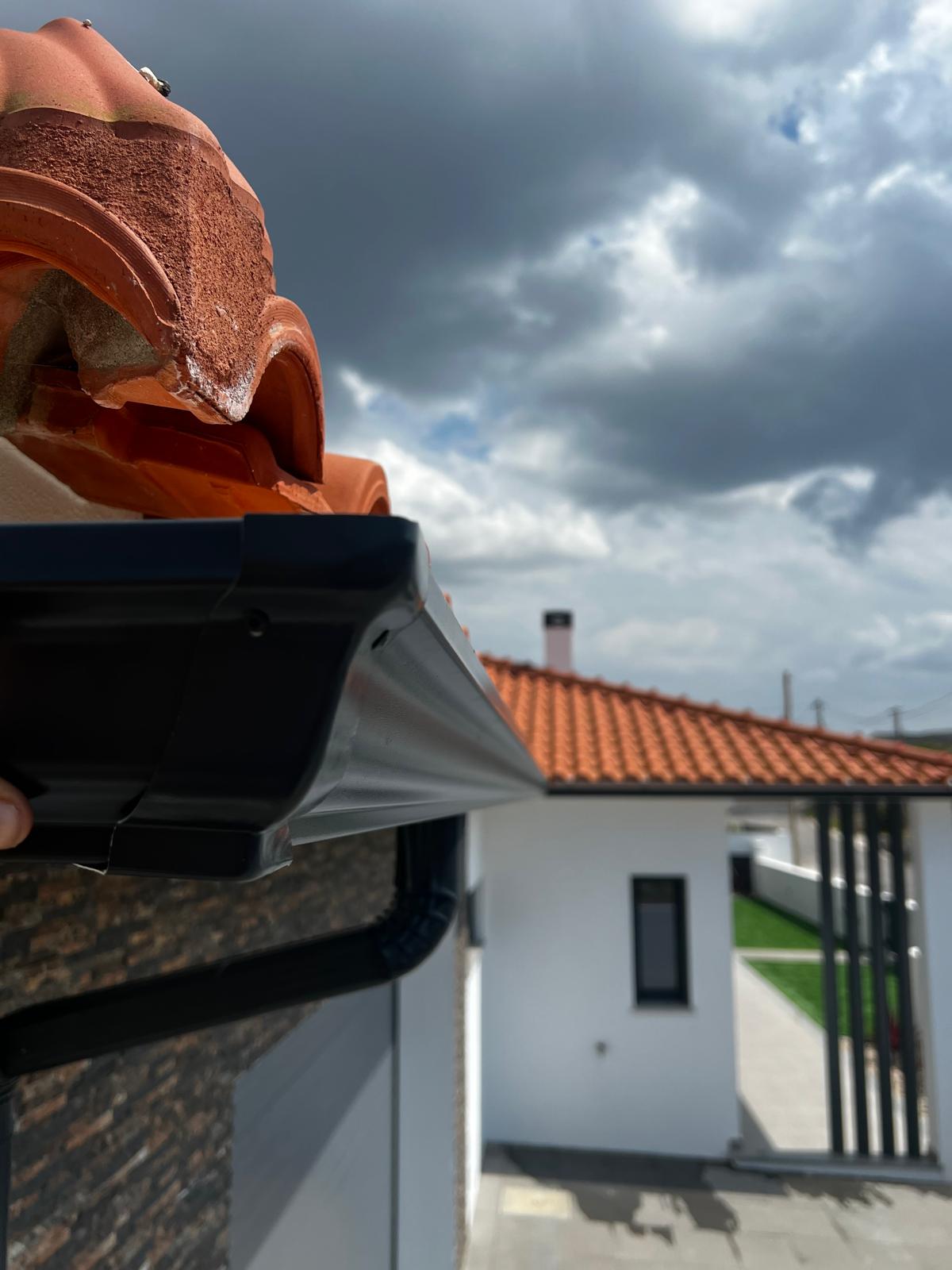 Caleiras de alumínio por medida